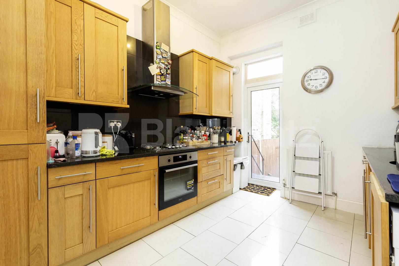 			1 Bedroom, 1 bath, 1 reception Apartment			 Homefield Road, Chiswick